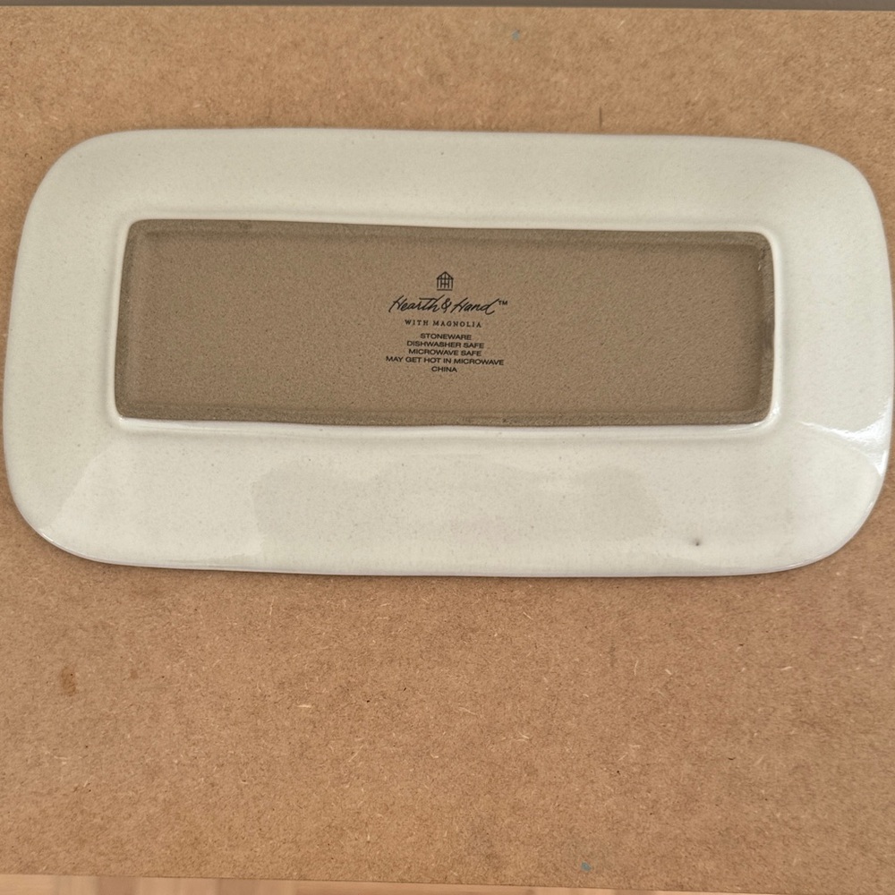 Hearth and Home | Ceramic Rectangular Serving Tray - White with Beaded Edge - Picture 4 of 6